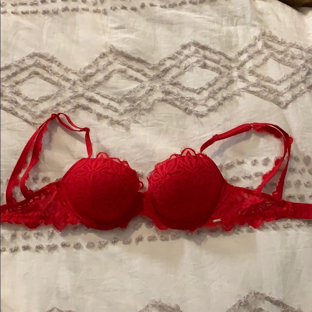 New Victoria’s Secret PINK bra size 32DD